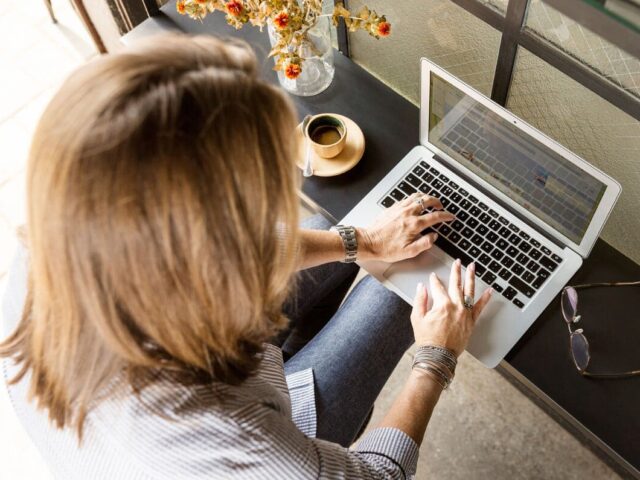 The global economic system must avoid being dominated by a single currency